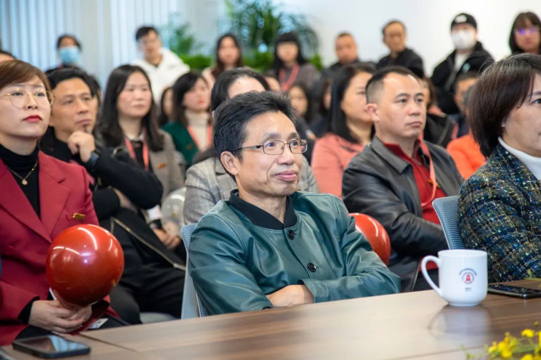 我們25周歲啦！“更好的鴻揚(yáng)，更好的自己” 主題晨會圓滿舉辦