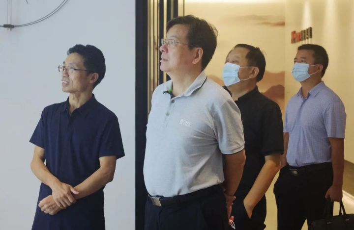 文化引領(lǐng)，振興湘商——湖南省政協(xié)副主席、省工商聯(lián)主席張健調(diào)研鴻揚(yáng)集團(tuán)