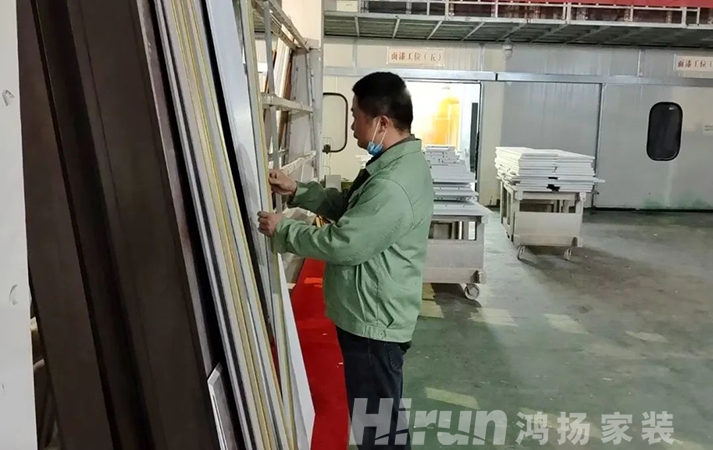 鴻揚(yáng)博物館丨一張21年前的畢業(yè)照，里面有這些人……